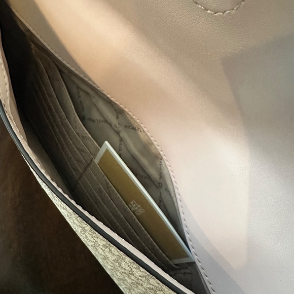 Michael Kors Clutch & Cross Body - Blush Pink - Picture 11 of 16